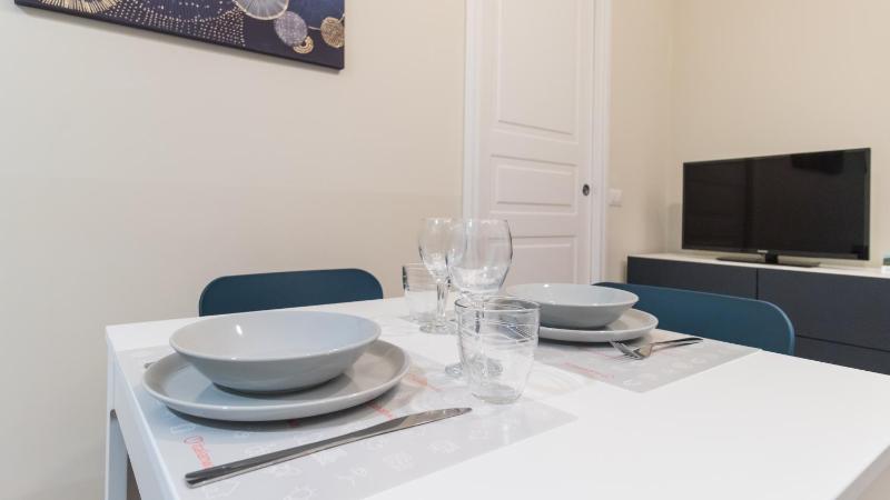 One-Bedroom Apartment image 2