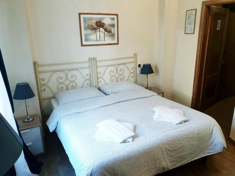 Double or Twin Room with Private External Bathroom image 2