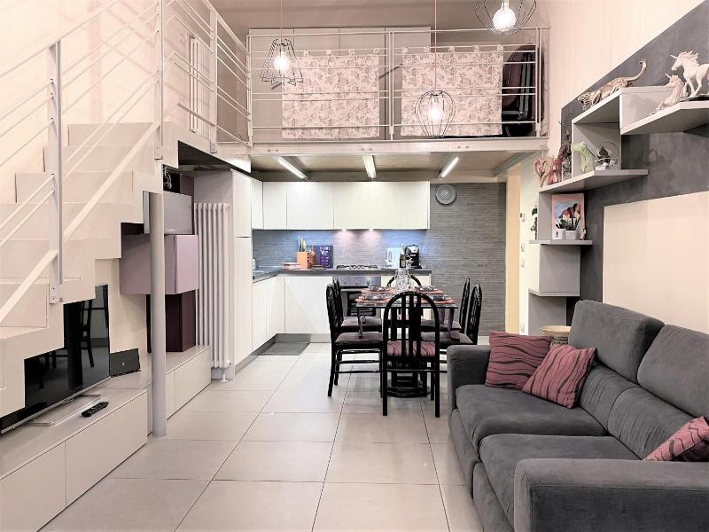 One-Bedroom Apartment image 4