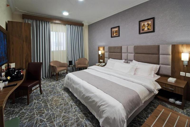 Executive Suite image 3