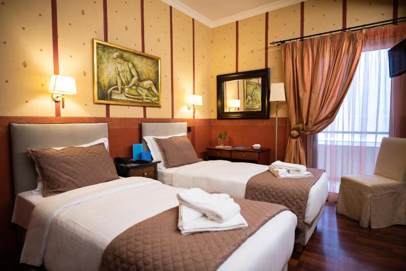 Executive Double or Twin Room image 1