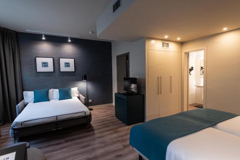 Atenea Rekord Suites Barcelona - image 2