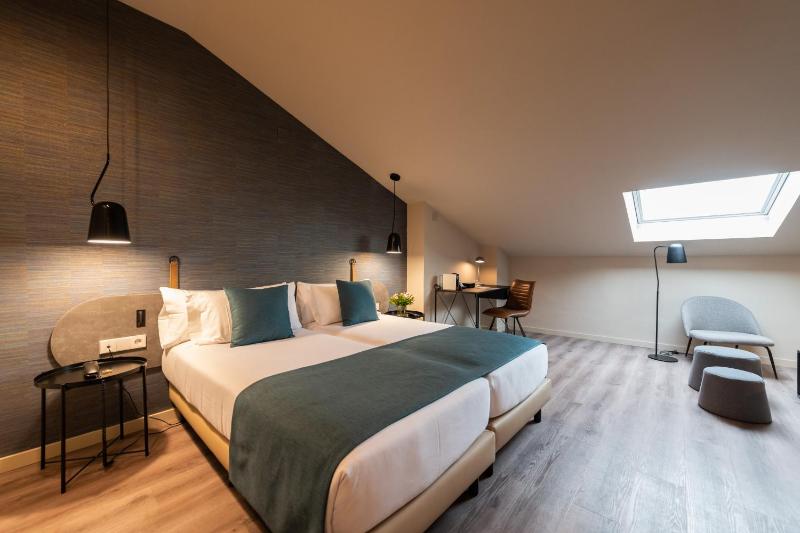 Atenea Rekord Suites Barcelona - image 8