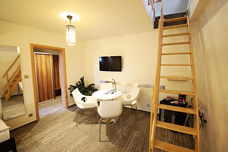 Family Duplex Quadruple Room image 1