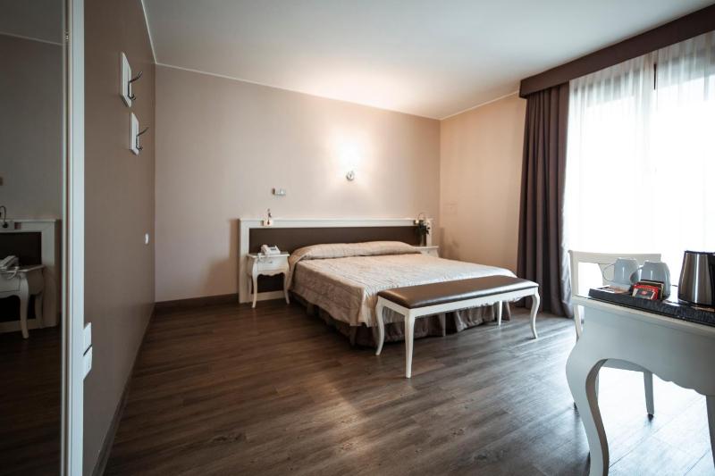 Superior Double Room image 1