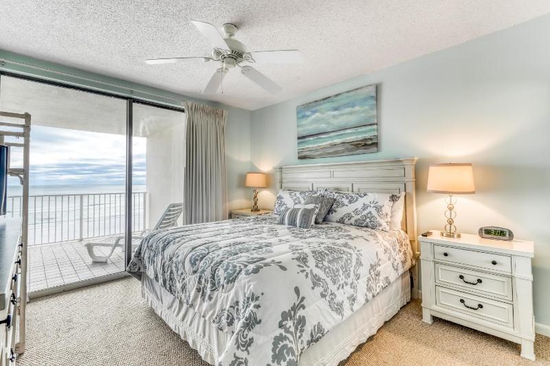 Apartment with Sea View image 3