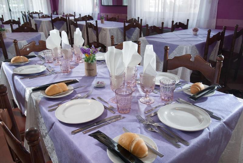 Hotel Cheri - image 4
