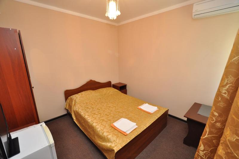 Standard Double or Twin Room image 1