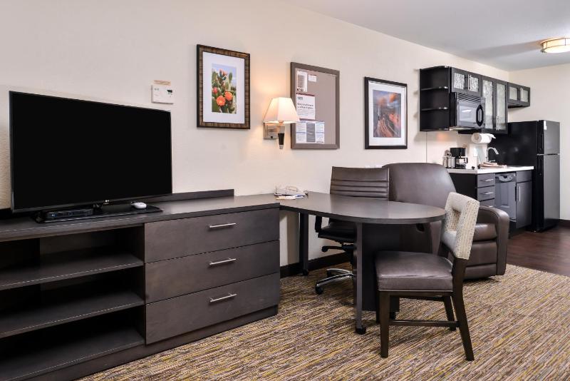 King Studio Suite image 2