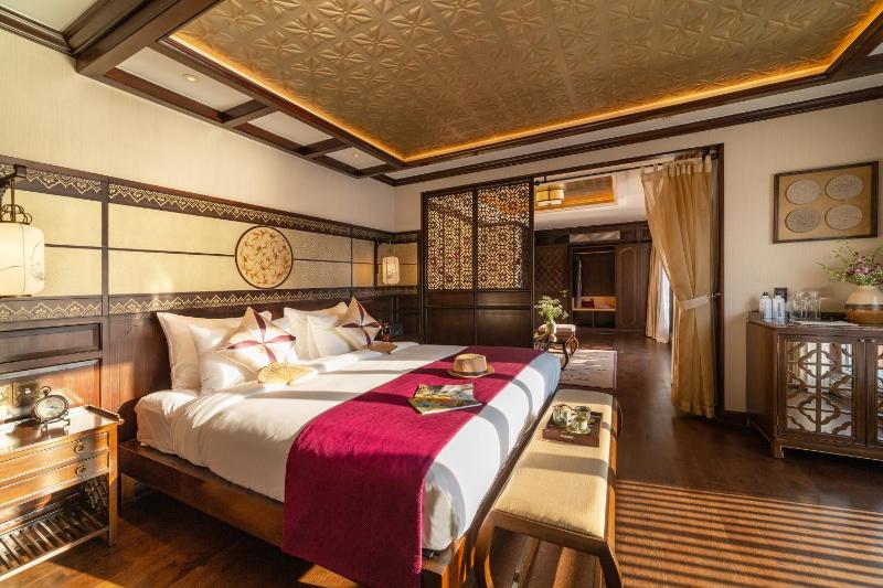 Heritage Line Ylang Cruise - Halong Bay & Lan Ha Bay - image 3