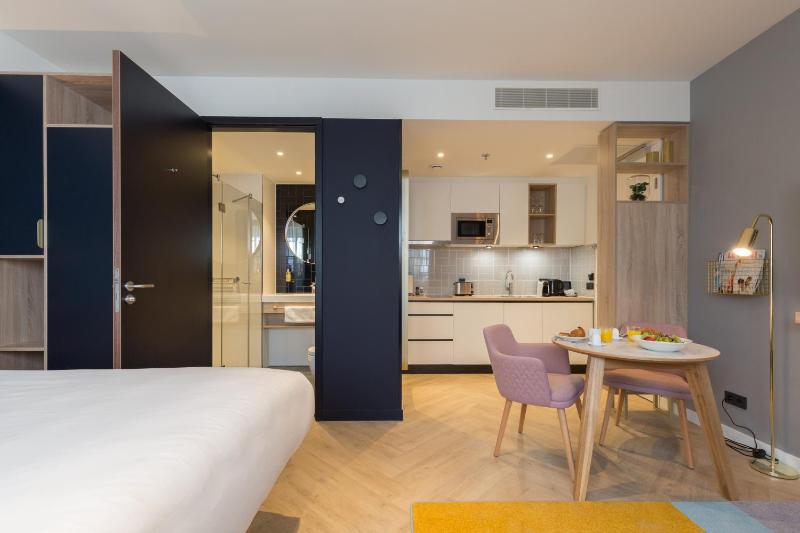Superior Double Room image 3