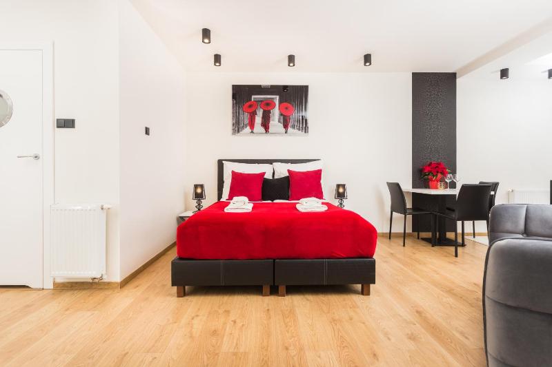 Studio Apartment - Krupnicza 10 Street image 3