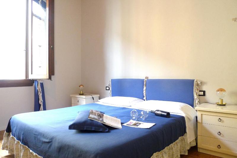 Standard Triple Room image 2