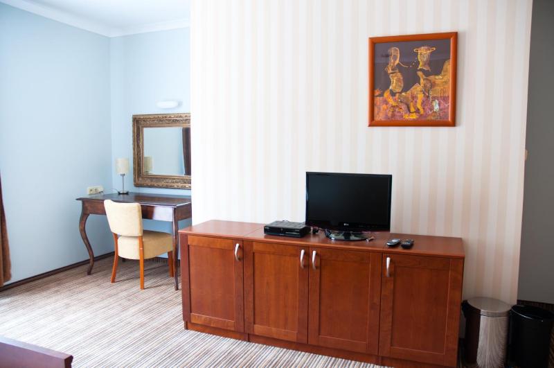 Standard Double or Twin Room image 2