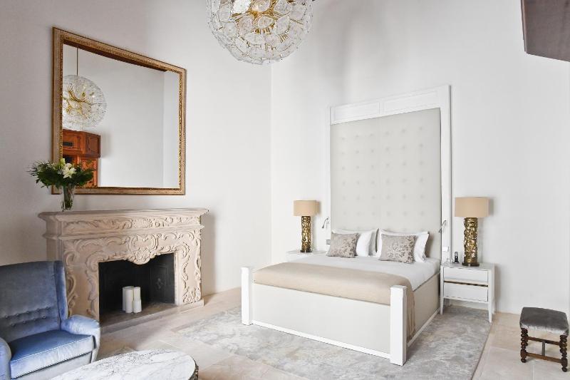 Superior Suite image 2
