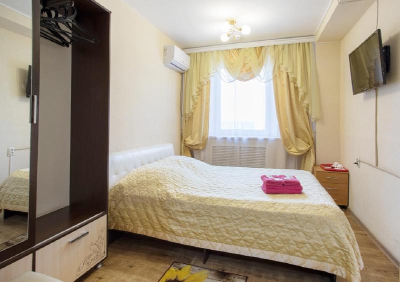 Standard Double Room with Shared Bathroom image 2