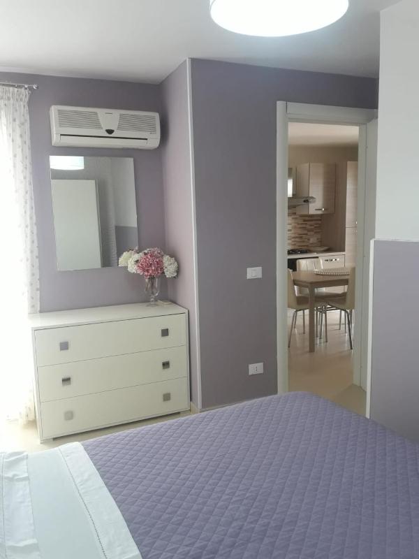 One-Bedroom Apartment with Sofa Bed image 4