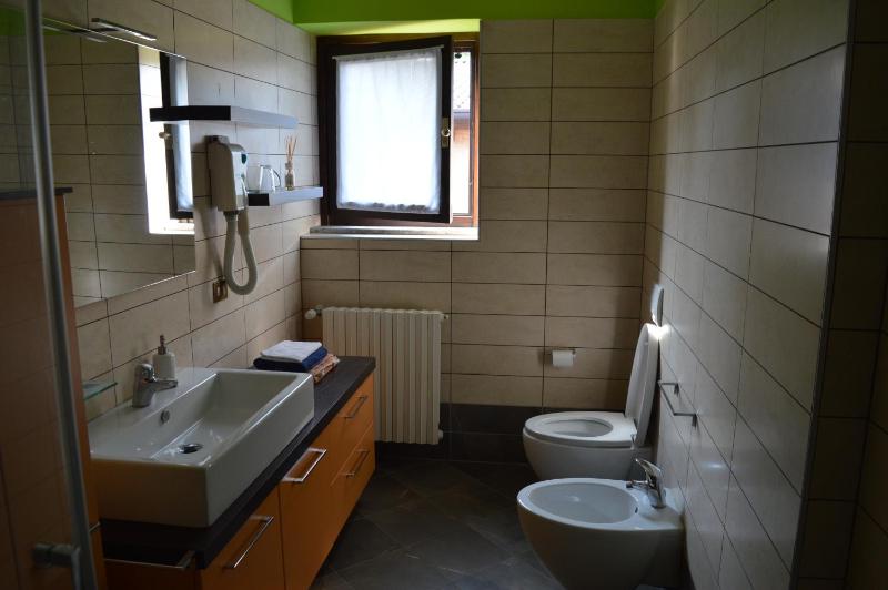 Standard Quadruple Room image 1