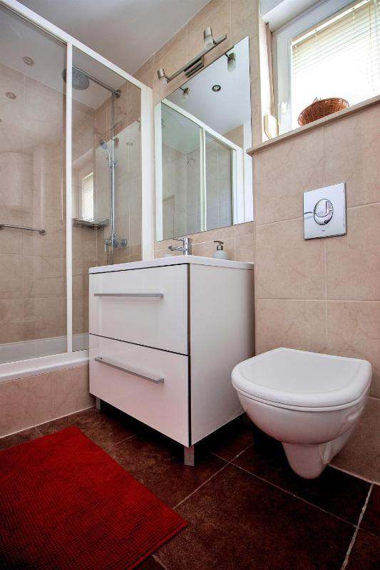 Sandy Beach Apartments - image 2