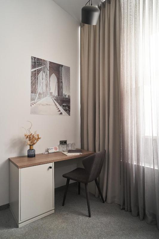 Family Room image 3