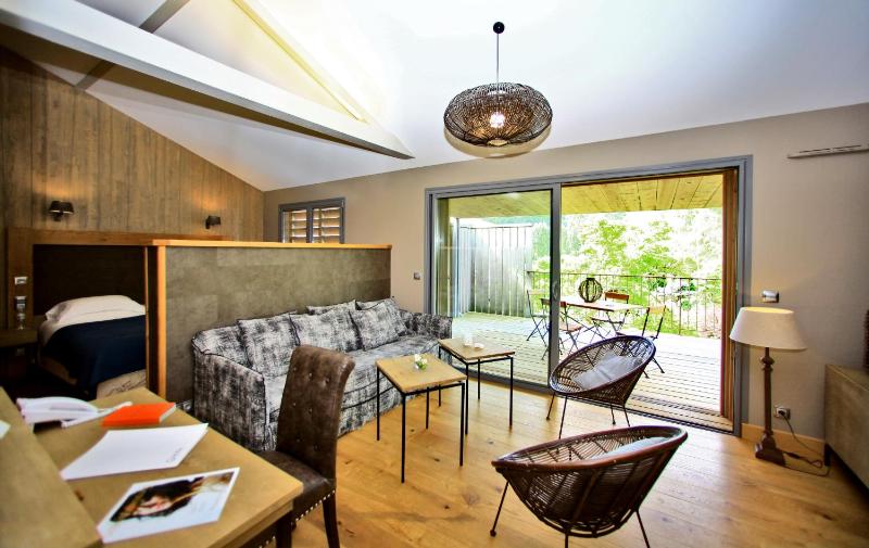 Lodge image 1