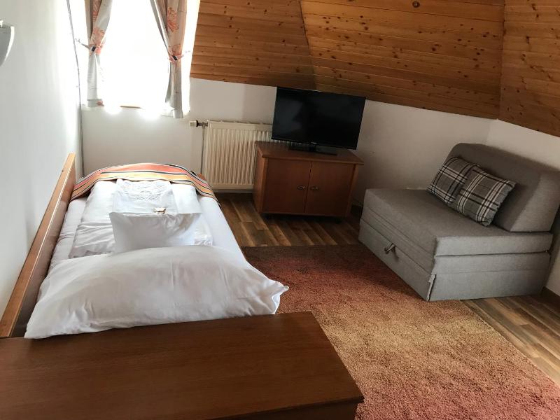 Triple Room with Balcony image 1