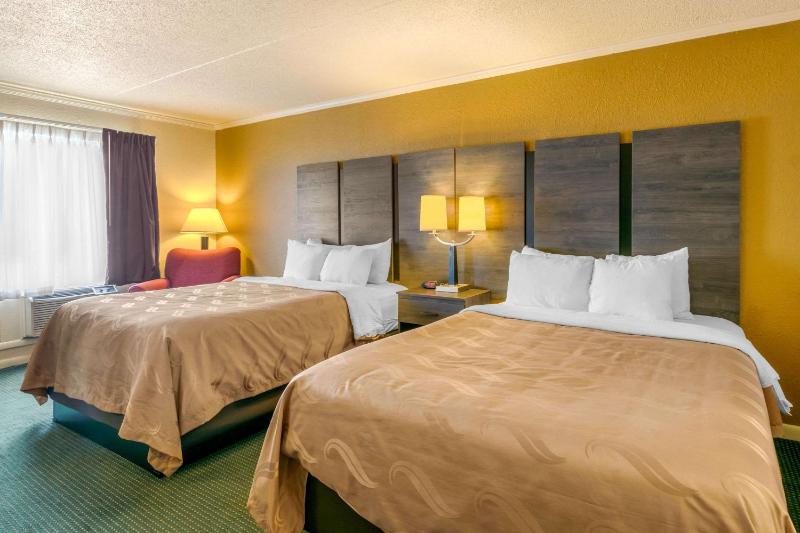 Double Room with Two Double Beds - Non-Smoking image 4