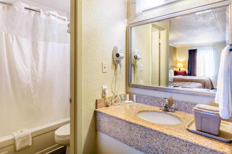 Double Room with Two Double Beds - Smoking image 3