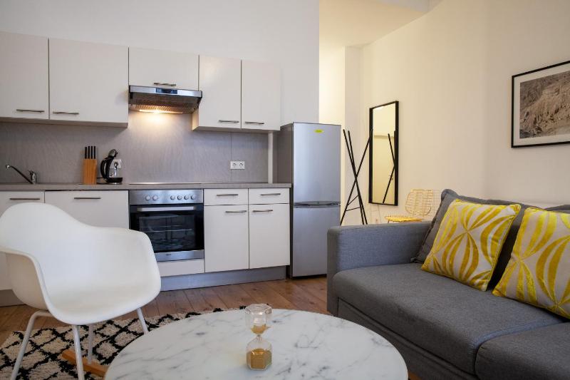 Studio Apartment image 4