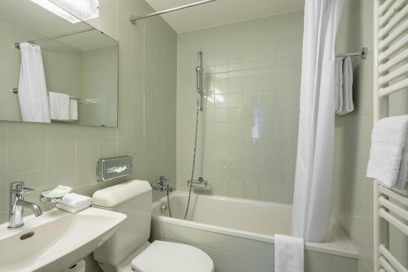 Superior Double Room with Balcony image 1