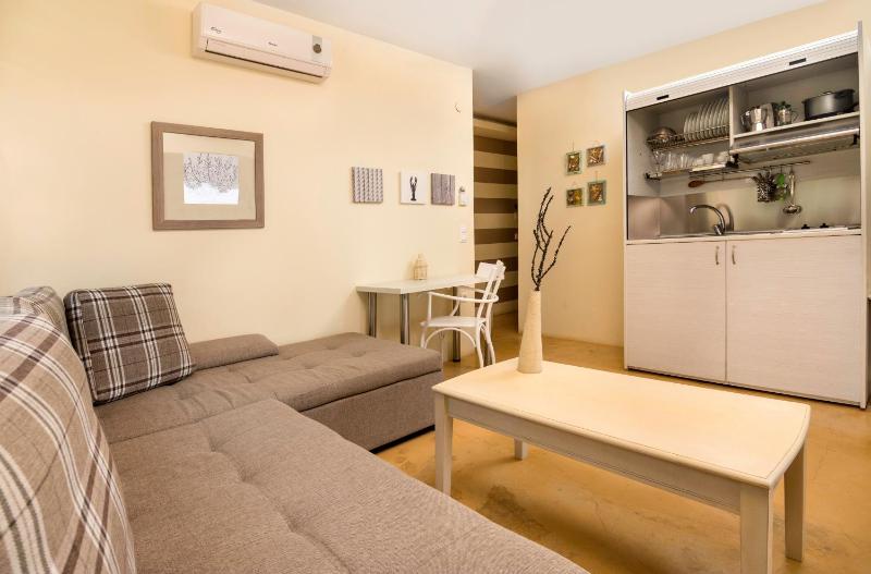 Entechnos Living - image 8