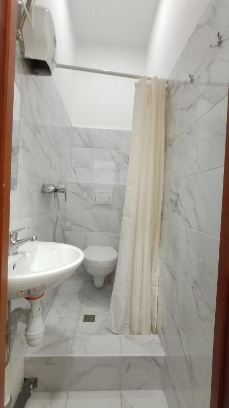 One-Bedroom Apartment image 4