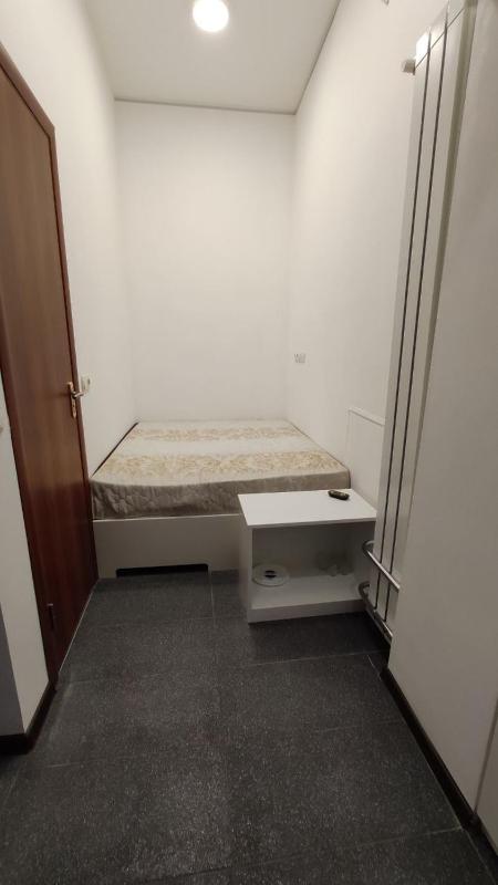 One-Bedroom Apartment image 3