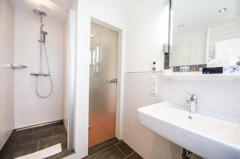 Single Room image 4