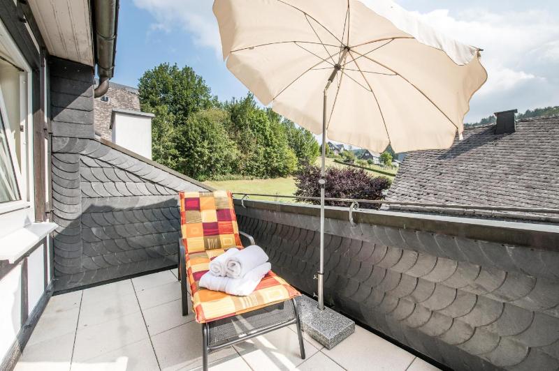 Superior Double Room with Balcony image 2