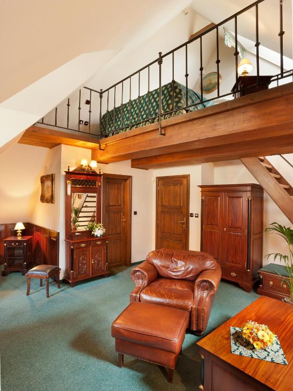Hotel U Zlatého Stromu Prague by BHG - image 9