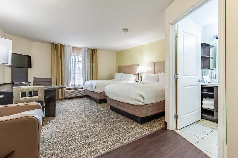 Studio Suite with Two Queen Beds image 2
