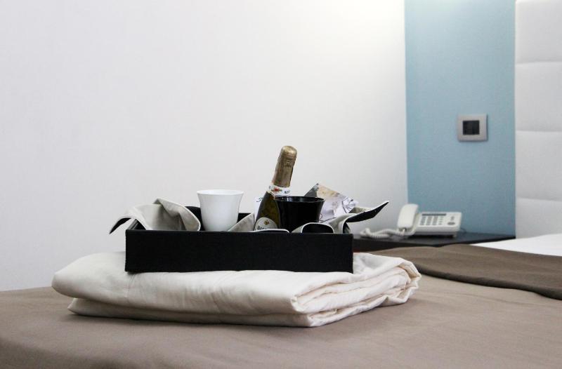 Double or Twin Room image 2