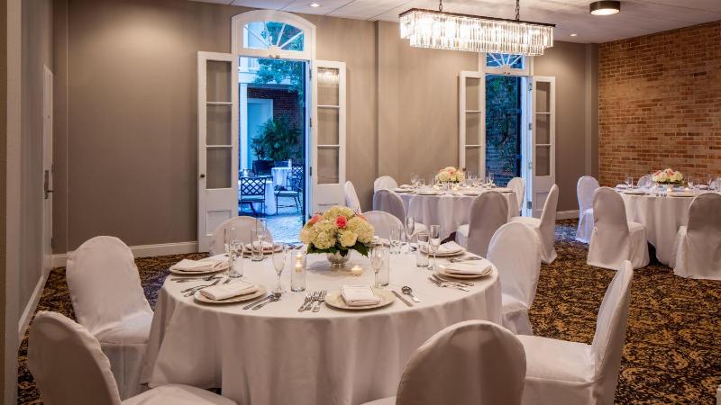 Holiday Inn Hotel French Quarter-Chateau Lemoyne By IHG - image 10