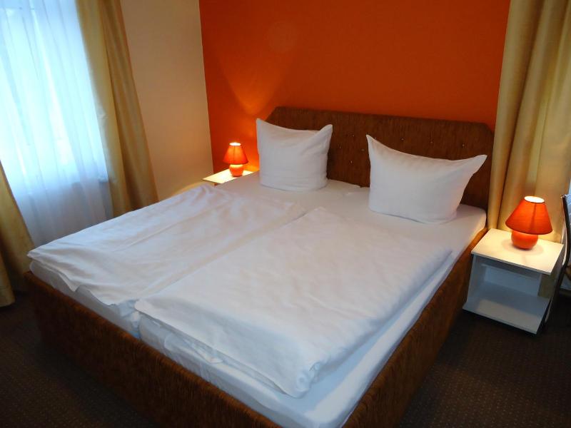 Triple Room image 2