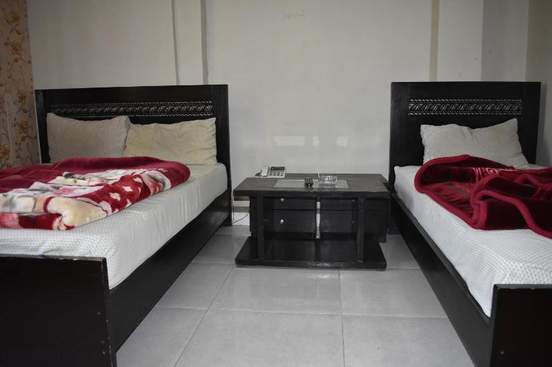 Twin Room image 1