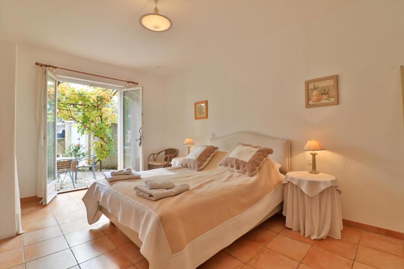 Deluxe Double Room with Terrace image 1