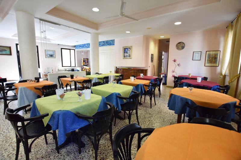 Hotel Azzurra - image 10