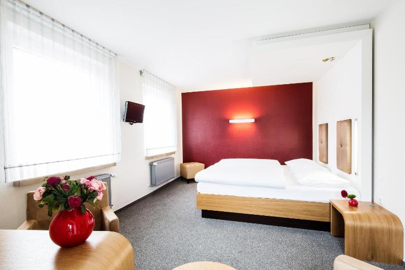 Double Room image 2