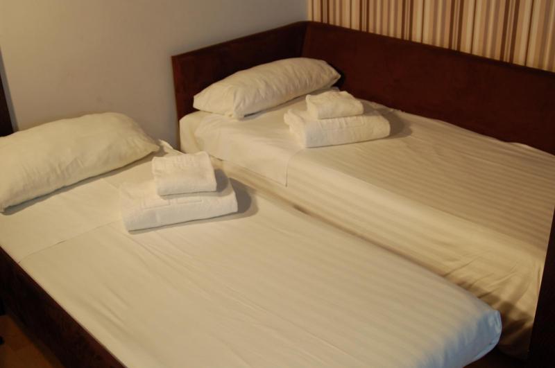 Family Studio (2 Adults + 2 Children) image 2