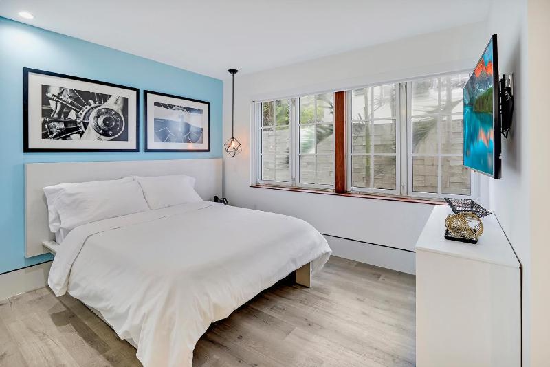 Cove Suite image 4