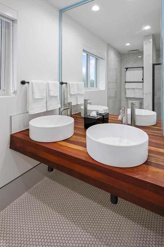 Ocean Treasure Beachside Suites - image 45