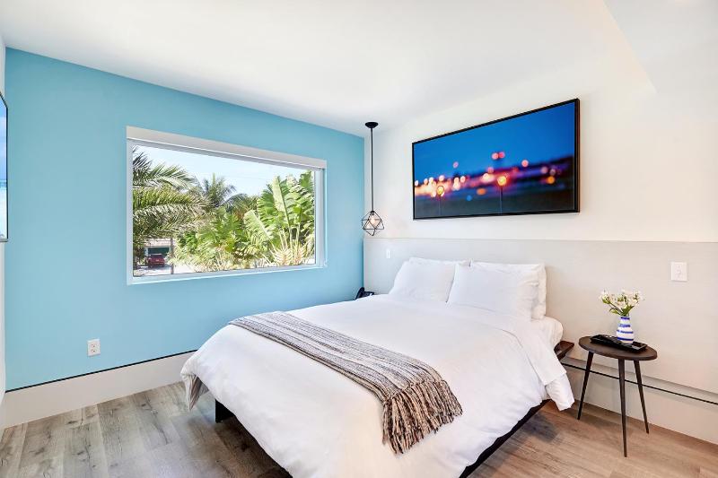 Ocean Treasure Beachside Suites - image 36