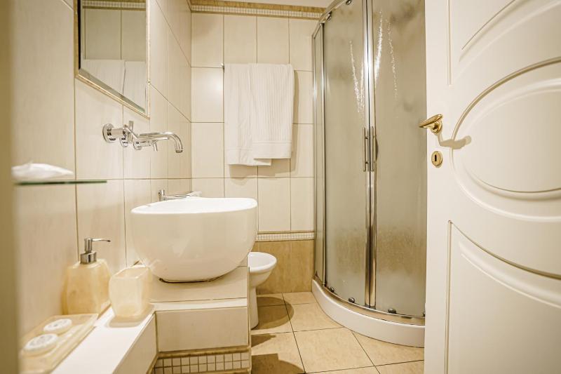 Three-Bedroom House image 4