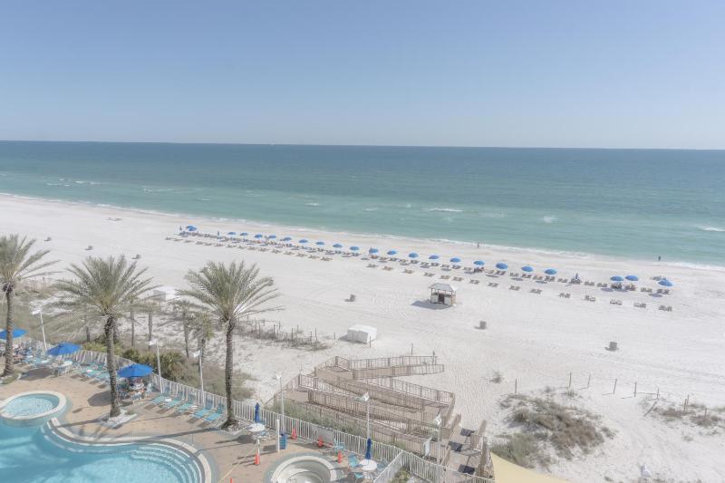 Two-Bedroom Apartment 610 with Sea View image 2